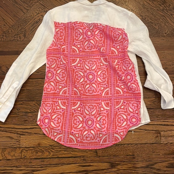 Vineyard Vines Button Down with Detail Back - Picture 2 of 4